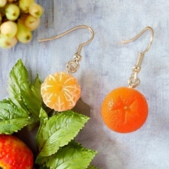 MODCLOTH ORANGE PEEL EARRINGS - Picture 2 of 4